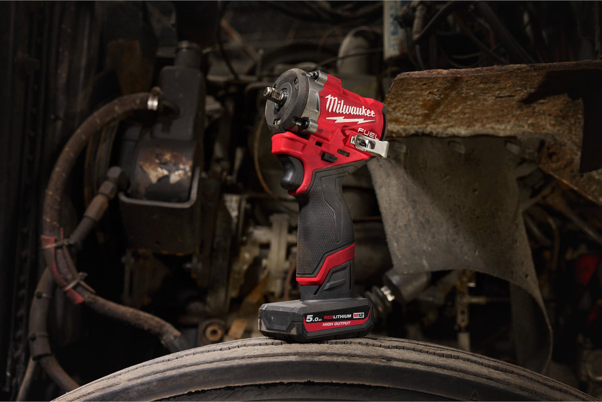 Cheie compactă de impact ½″ Milwaukee M12 FCIWF12G3-502X FUEL™ cu inel de fixare, 1 x acumulator M12 HB5, 1 x încărcător C12 C, 1 x cutie HD, cod 4933493455 – imagine 4