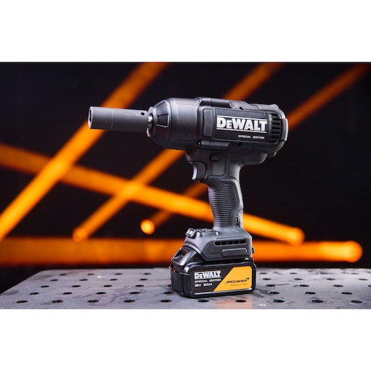 Cheie cu impact DEWALT® x McLaren F1 Team 18V XR® fără perii, inel de reținere de 1/2", cu cuplu ridicat - 2 acumulatori de 5Ah DCF99MP2TQW – imagine 6