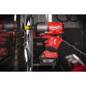 Cheie de impact Milwaukee 1/2″ 1356Nm 18V M18ONEFHIWF12-502X, ONE-KEY™ M18 FUEL™, cuplu ridicat și inel de fixare, cod 4933459727, 2 x M18 B5 acumulator, M12-18 FC încărcător, cutie HD – imagine 3