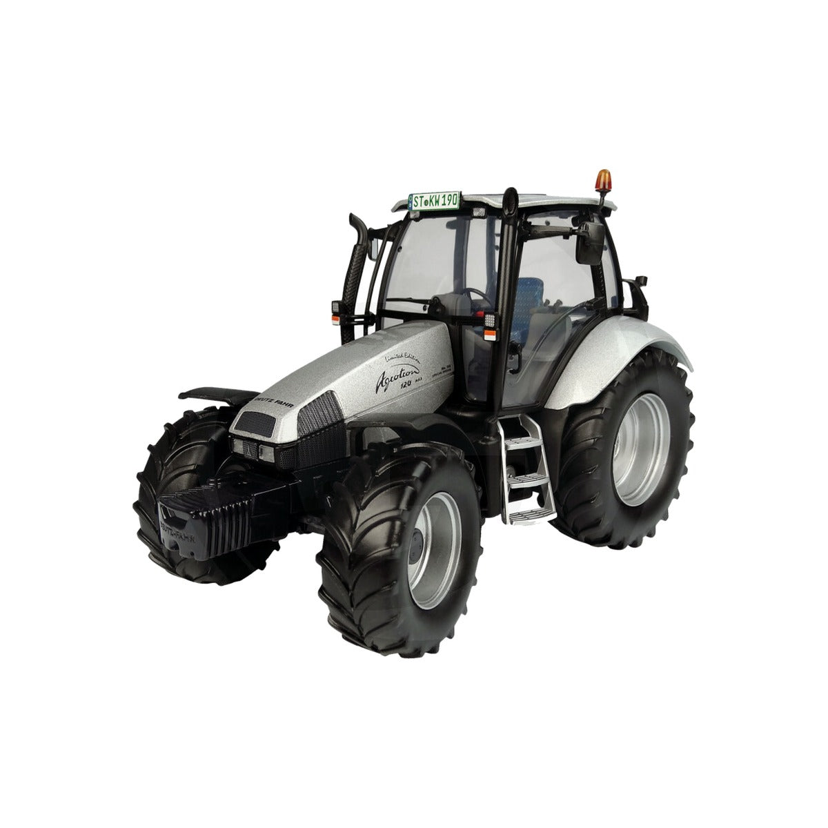 Macheta tractor Deutz-Fahr Agrotron 120 MK3, scara 1:32 Universal Hobbies UH5396