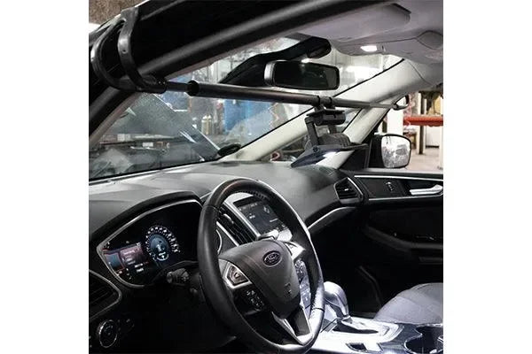 proiector-special-pentru-lucru-la-motor-cu-prinere-pe-capota-sau-habitaclu-4