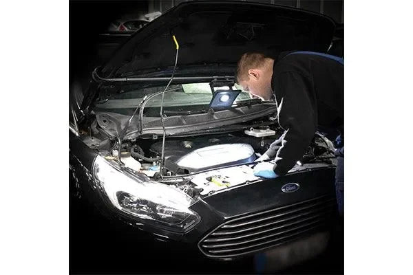 proiector-special-pentru-lucru-la-motor-cu-prinere-pe-capota-sau-habitaclu-5