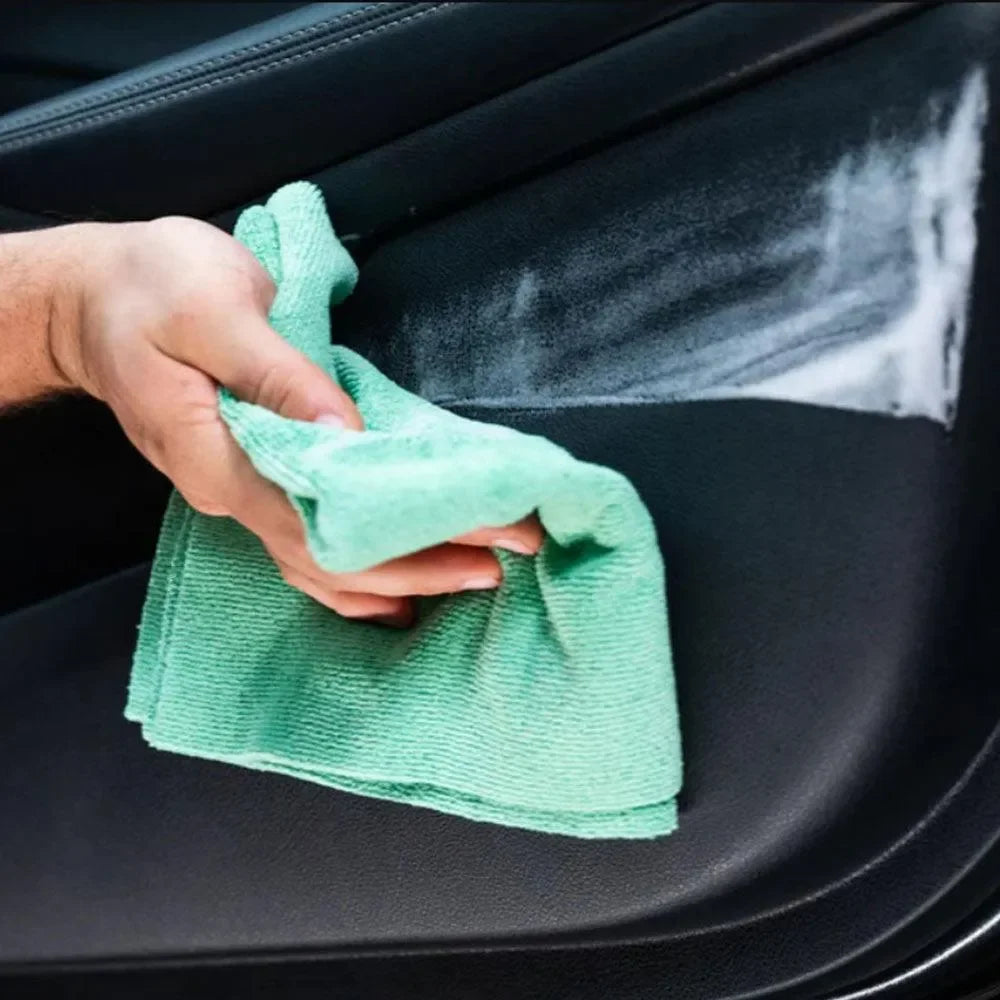 spray-curatat-interior-cu-perie-interior-1-400ml-turtle-wax-7